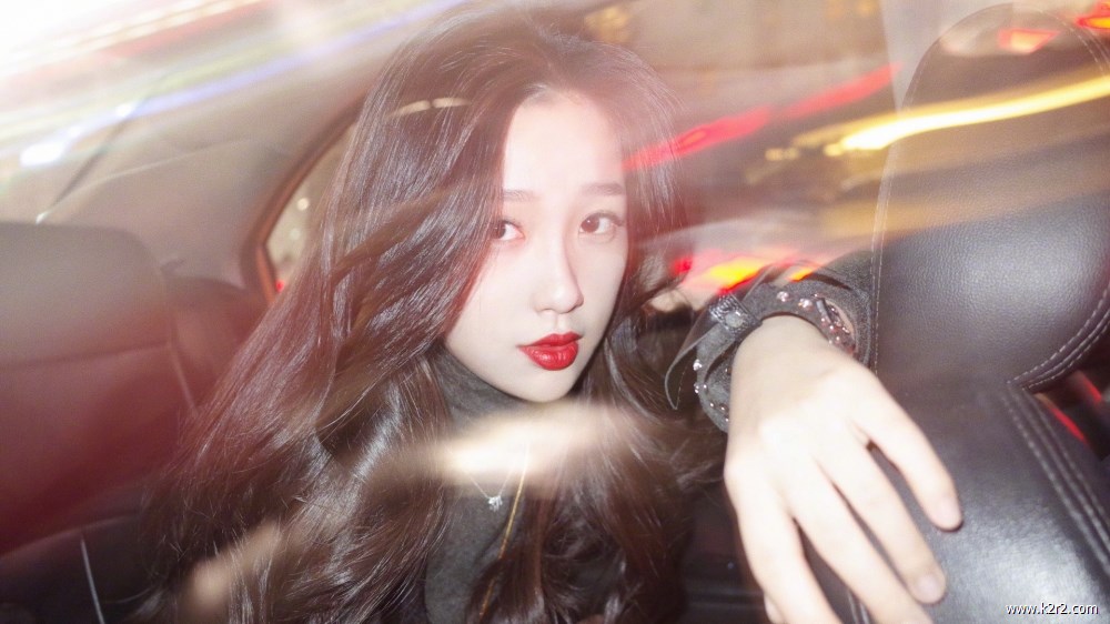 小清新水灵养眼少女白嫩雪肌个人图片