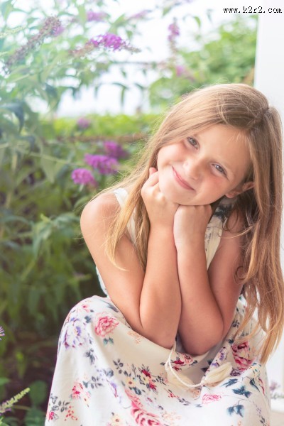 活泼可爱的女孩图片