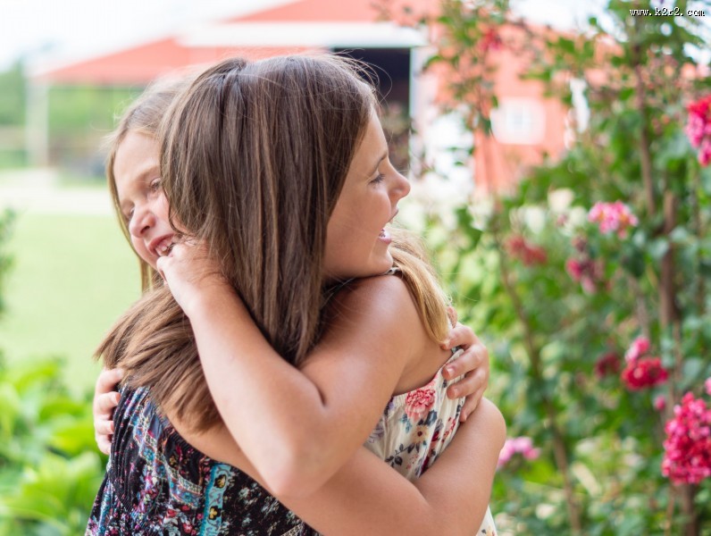 活泼可爱的女孩图片