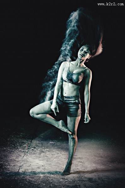 跳舞的美女图片