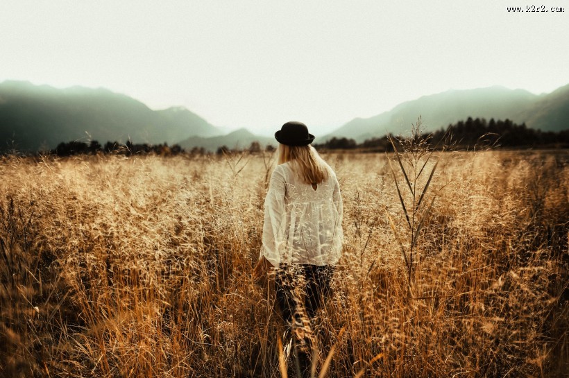 国外美女的背影图片