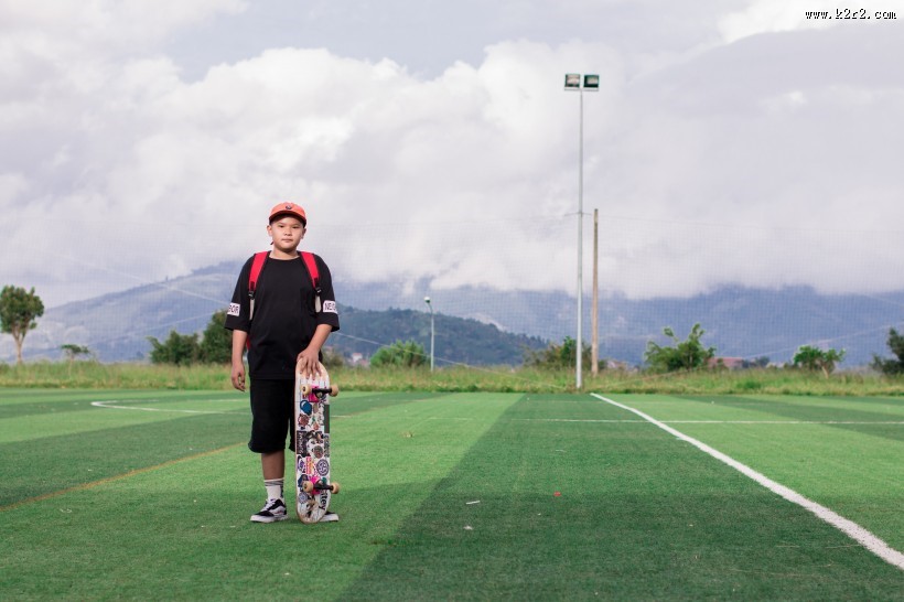 胖乎乎的少年图片