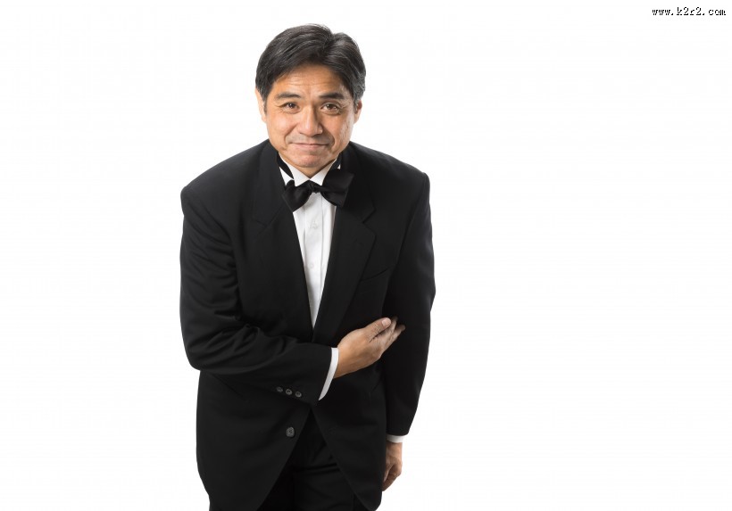 西装革履的中年管家图片