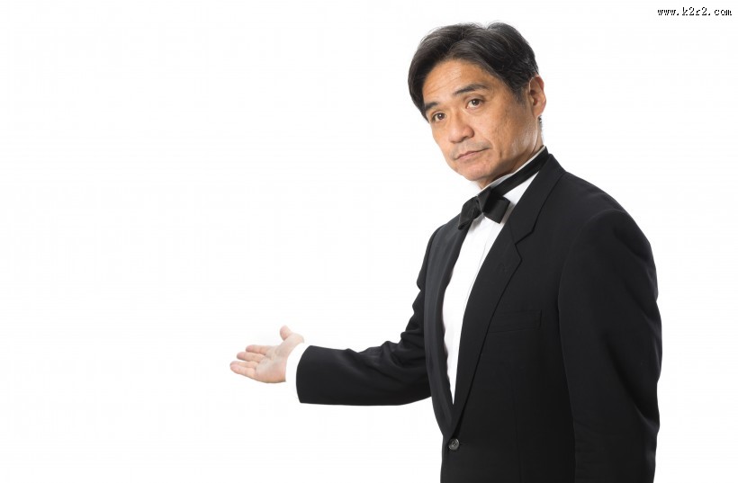 西装革履的中年管家图片