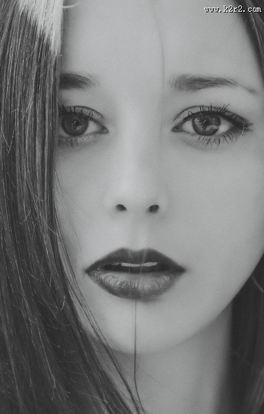 黑白美女肖像摄影图片