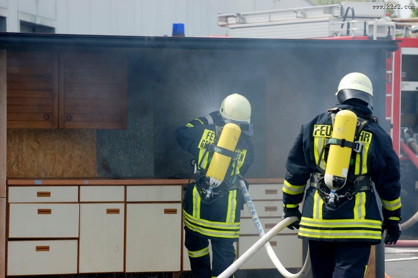 英勇的消防员图片