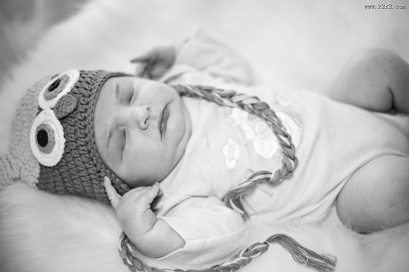 熟睡的婴儿图片