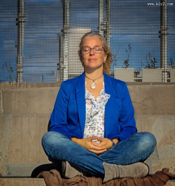 正在冥想的瑜伽者图片