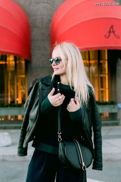 穿夹克的美女图片