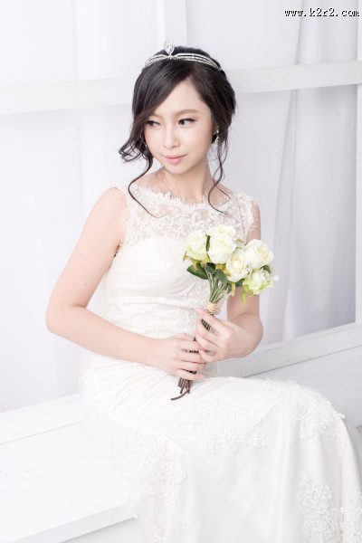穿婚纱的新娘图片大全