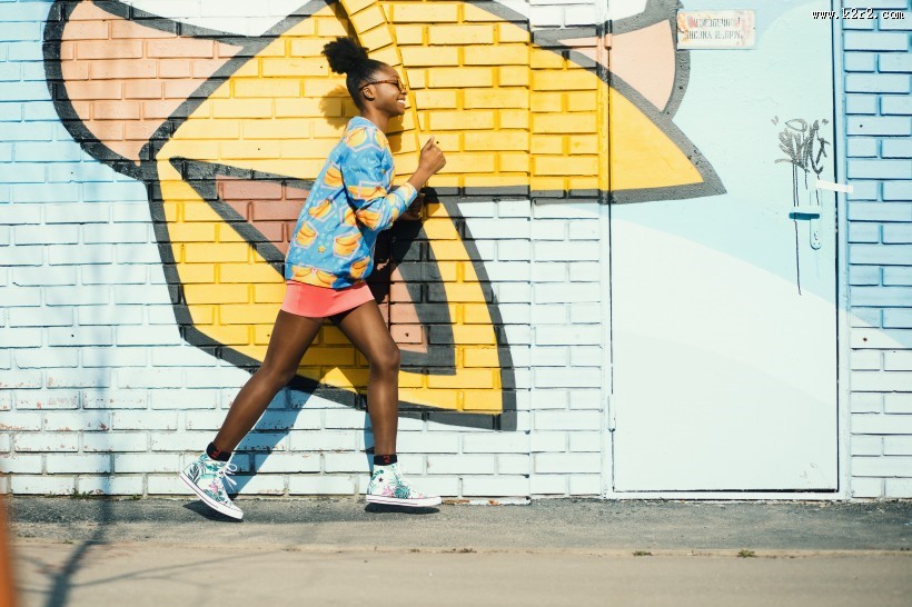 时尚的模特街拍图片