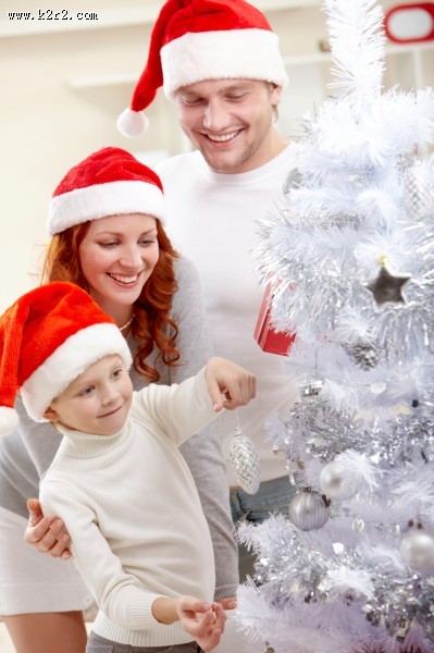 戴着圣诞帽的一家人图片