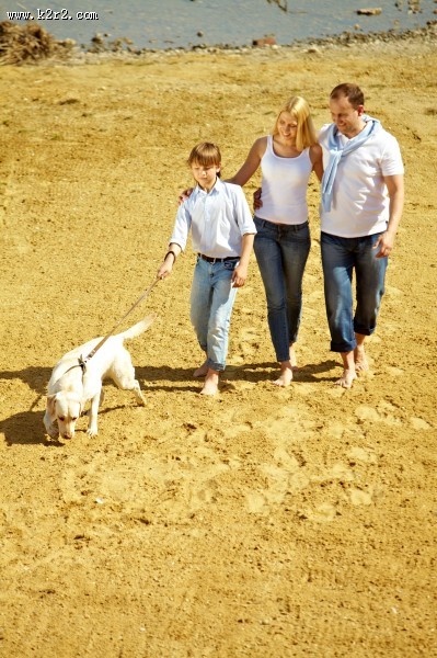 幸福美满的家庭图片