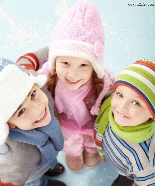 戴帽子的可爱女孩图片