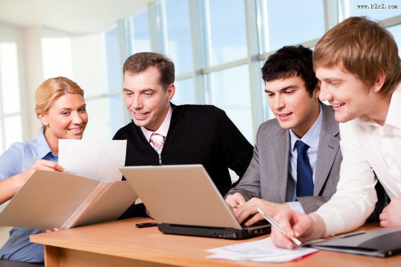 办公室里的白领图片