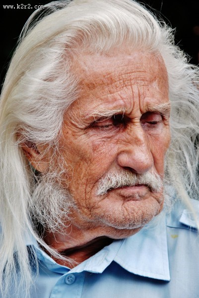 满脸皱纹的老爷爷图片