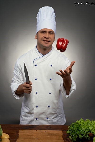 做饭的男士图片