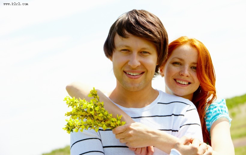 亲密的情侣图片