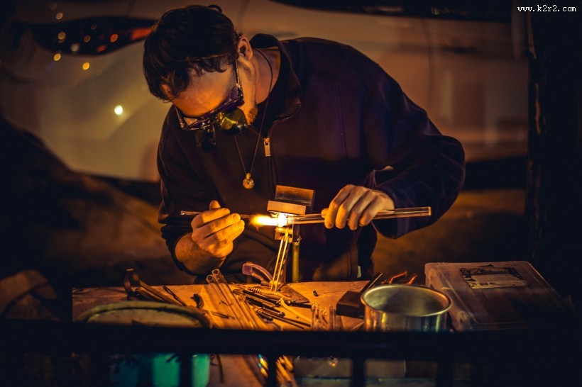 勤劳朴实的工人图片