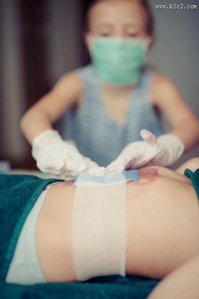 扮成医生的儿童图片