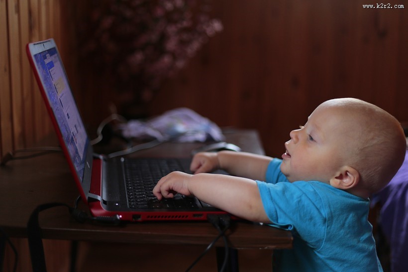 调皮可爱的小男孩图片大全