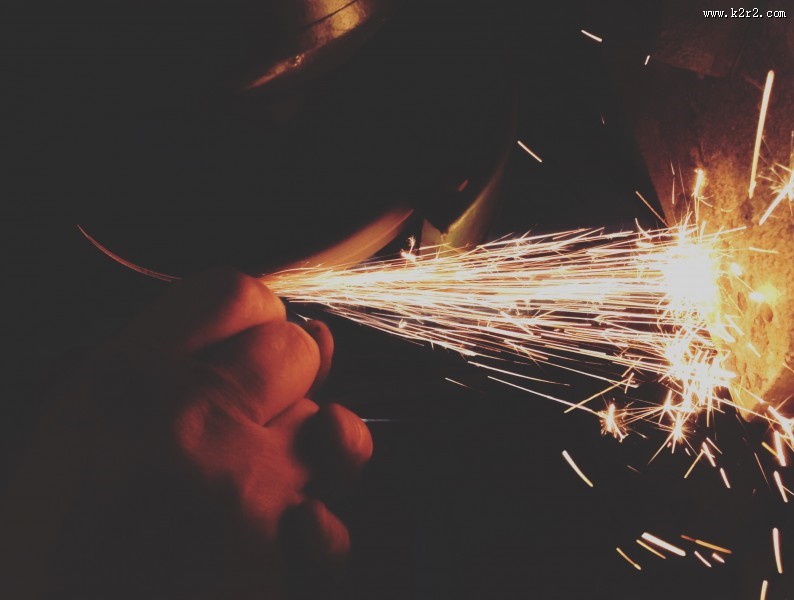 在工作的人们图片