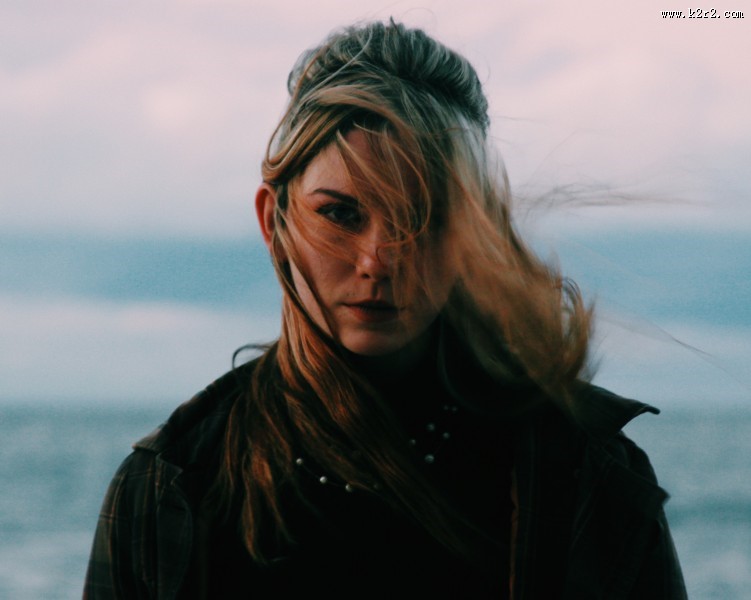 美丽的长发女孩图片