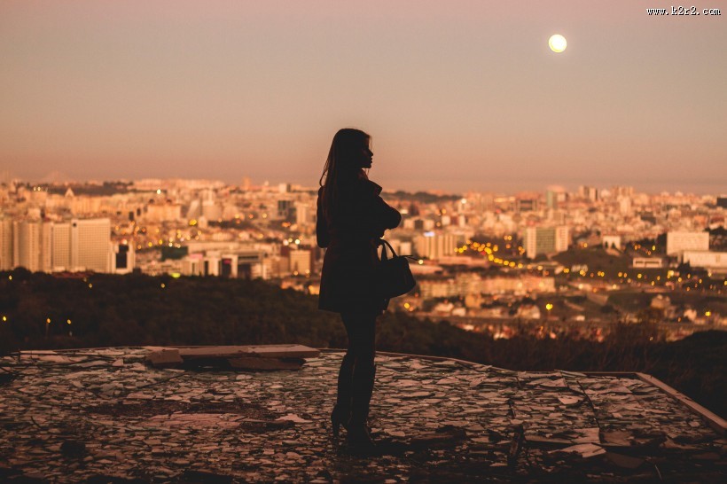 女孩侧面阴影轮廓图片