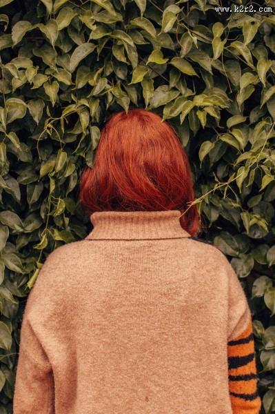 女孩苗条的背影图片