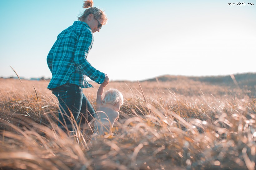 亲昵的母子图片