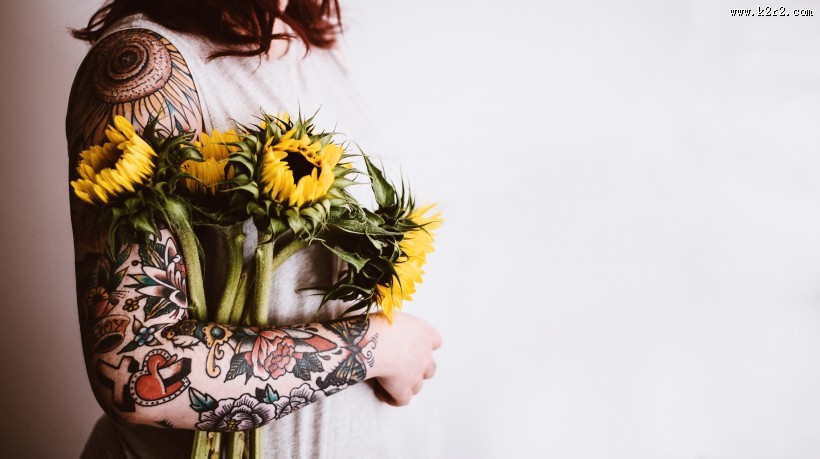 纹着纹身的美女图片大全