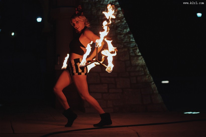 玩火杂技表演图片