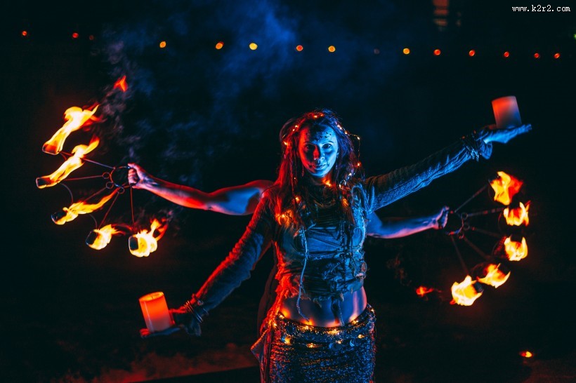 玩火杂技表演图片