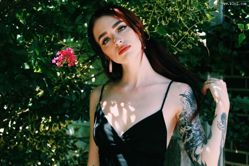 有纹身的美女图片