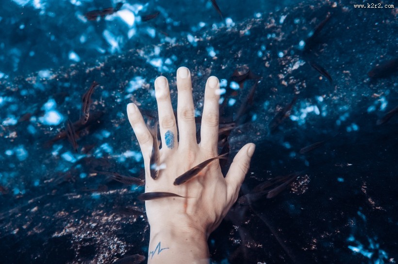 做各种手势动作的人图片