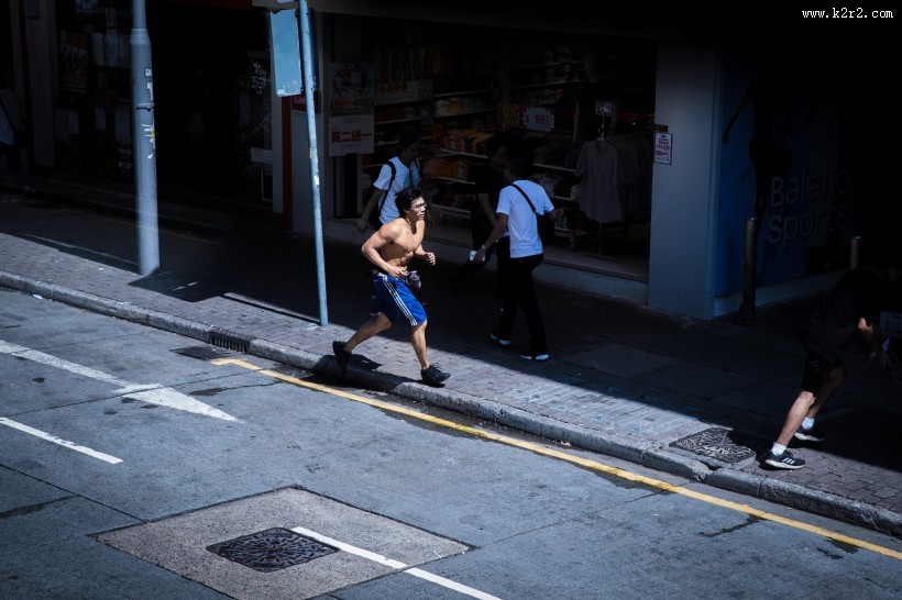 正在跑步的人图片