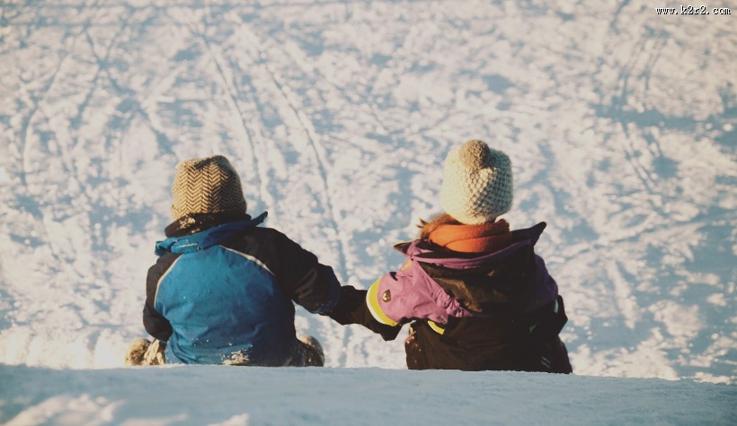 可爱儿童的背影图片