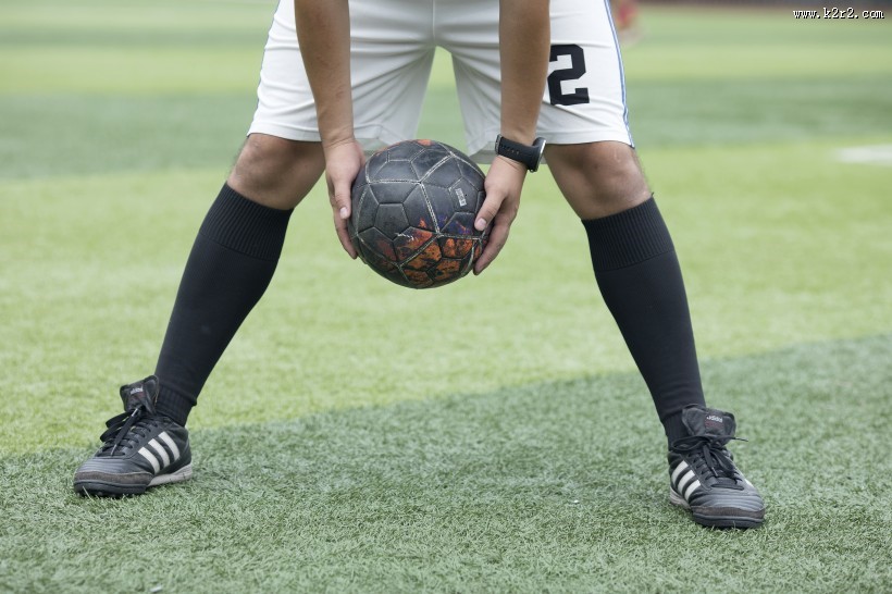 正在训练的足球运动员图片大全