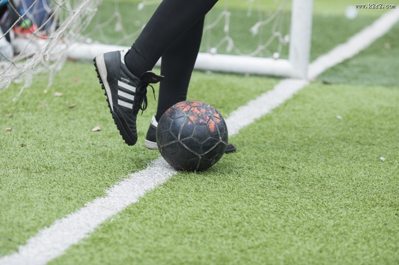 正在训练的足球运动员图片大全