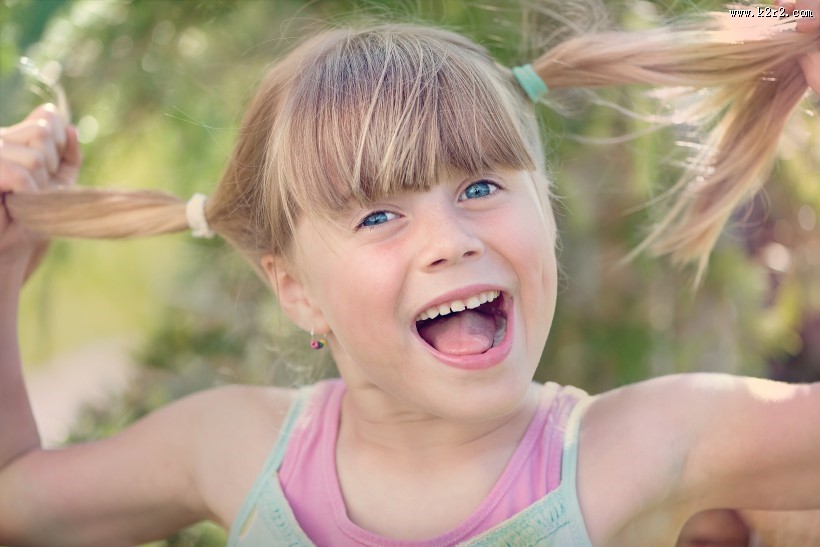 可爱的小女孩图片
