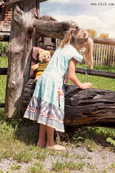 可爱的小女孩图片