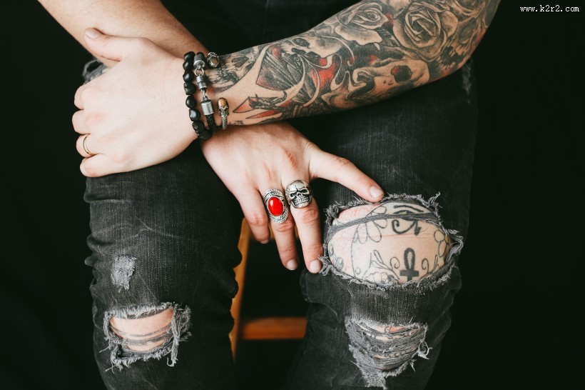 手臂上的纹身图片