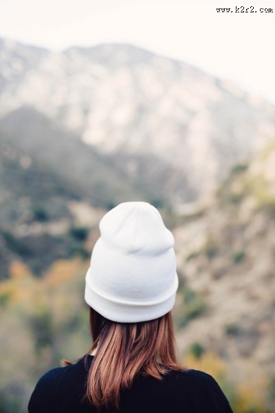 女孩的背影图片