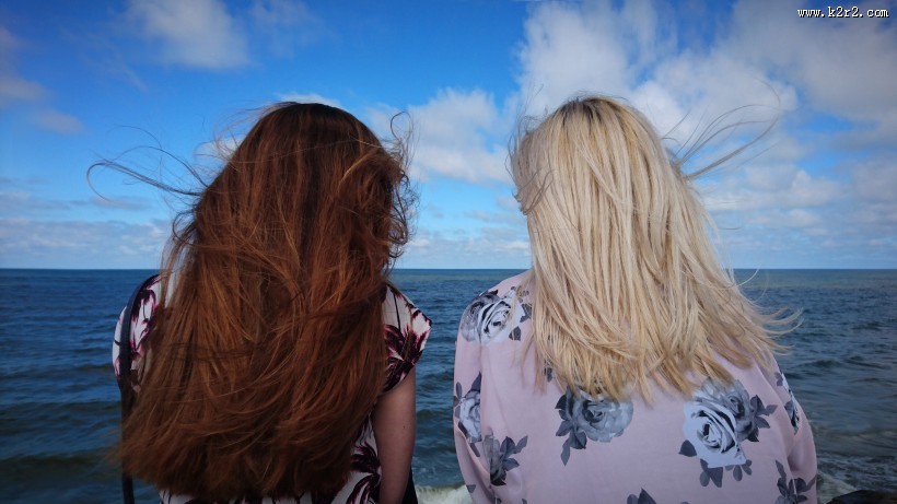 女孩的背影图片