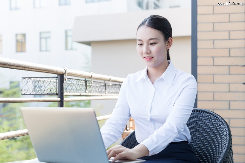 正在工作的企业白领图片大全