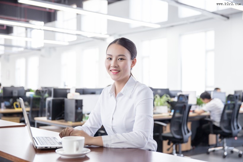 正在工作的企业白领图片大全