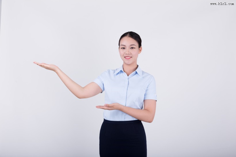 女性客服展示欢迎动作图片