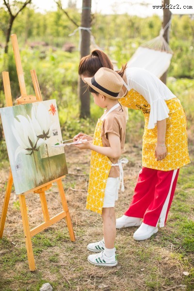 画画的儿童图片大全