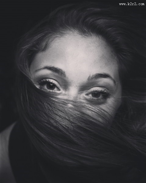 女性黑白照图片