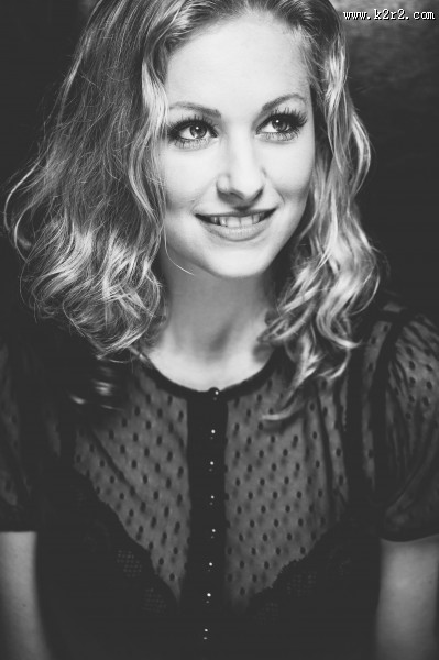 女性黑白照图片